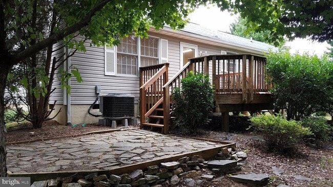 Building Photo - 108 Finch Lane