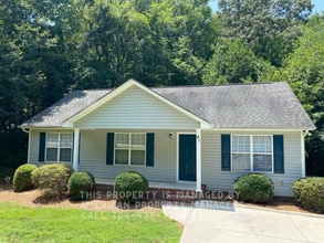 Building Photo - 41 Ridge Ct SE