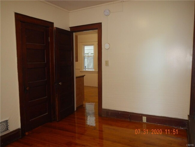 Building Photo - 831 Westcott St