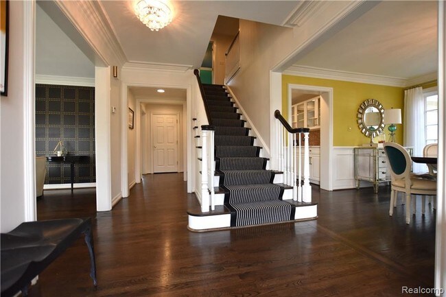 Foto del edificio - 893 Glengarry Cir W
