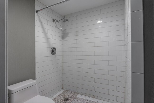 Building Photo - 10110 Forum W Dr