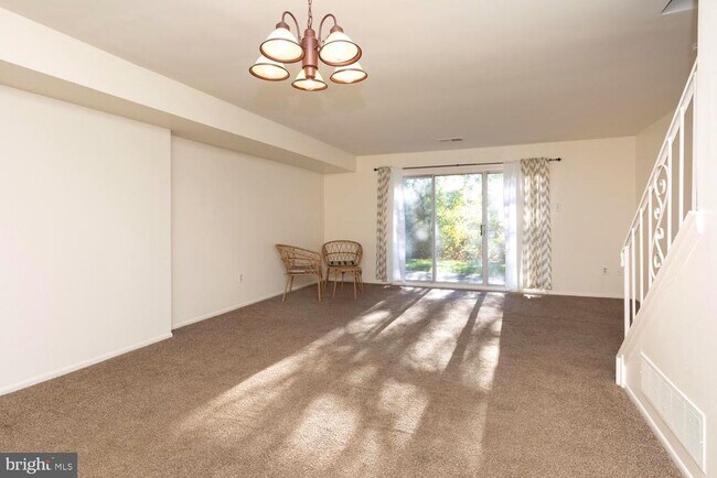 Foto del edificio - 19 Cavendish Dr