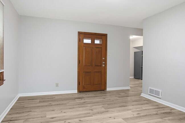 Foto del edificio - 4612 Rookwood Ave