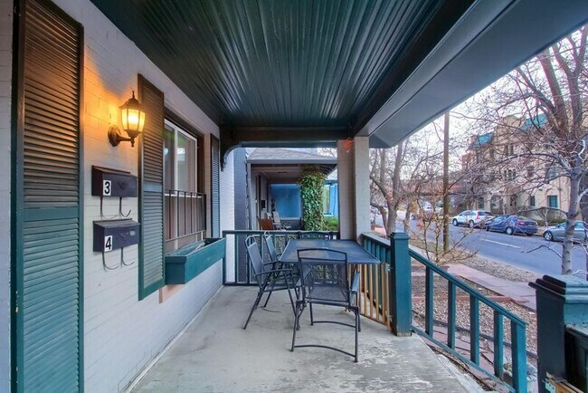 Foto del edificio - 1736 N Washington St