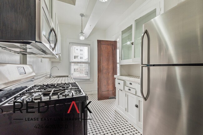 Foto del edificio - ~2 Months FREE~ Bright and Unique One Bedr...