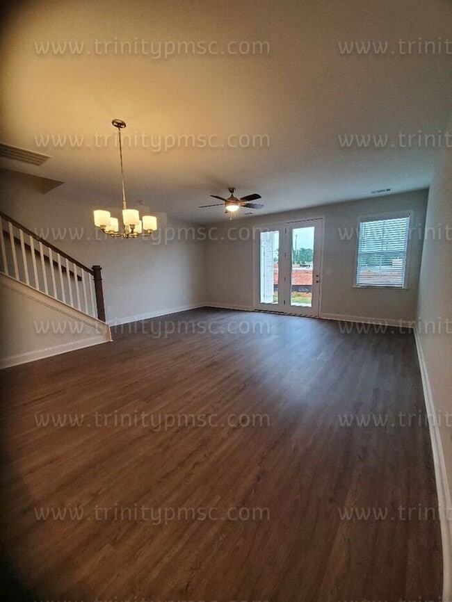 Building Photo - Must see this gorgeous home!