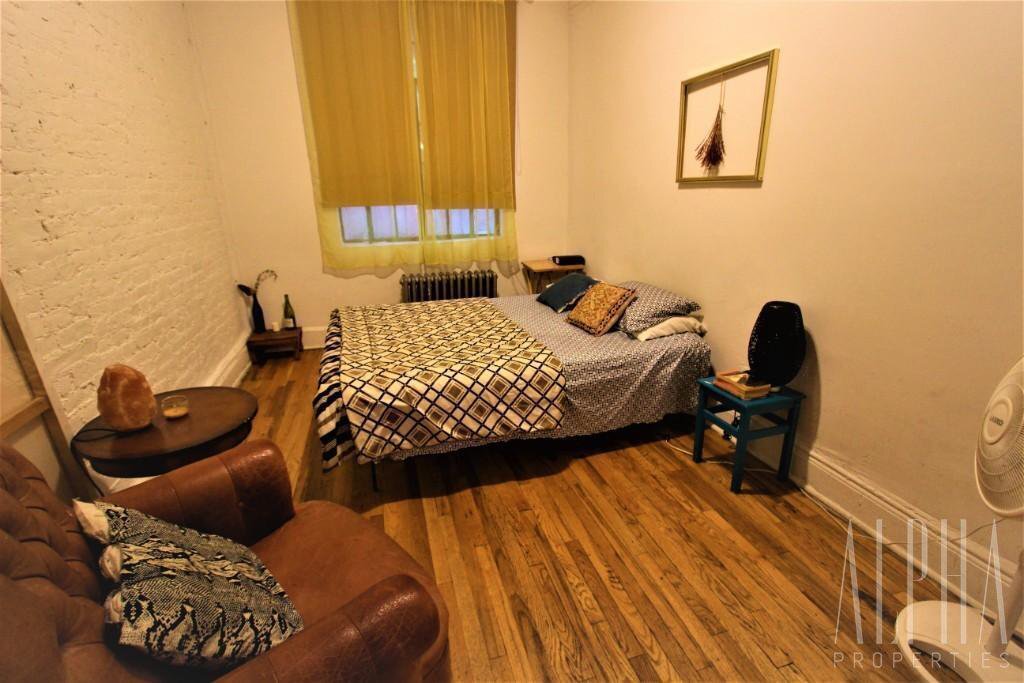 Foto principal - 528 East 13th Street
