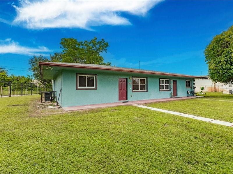 Foto principal - 5201 NW 17th Ct