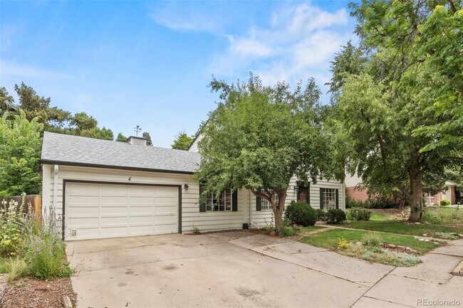 Foto del edificio - 2912 Drakestone Dr