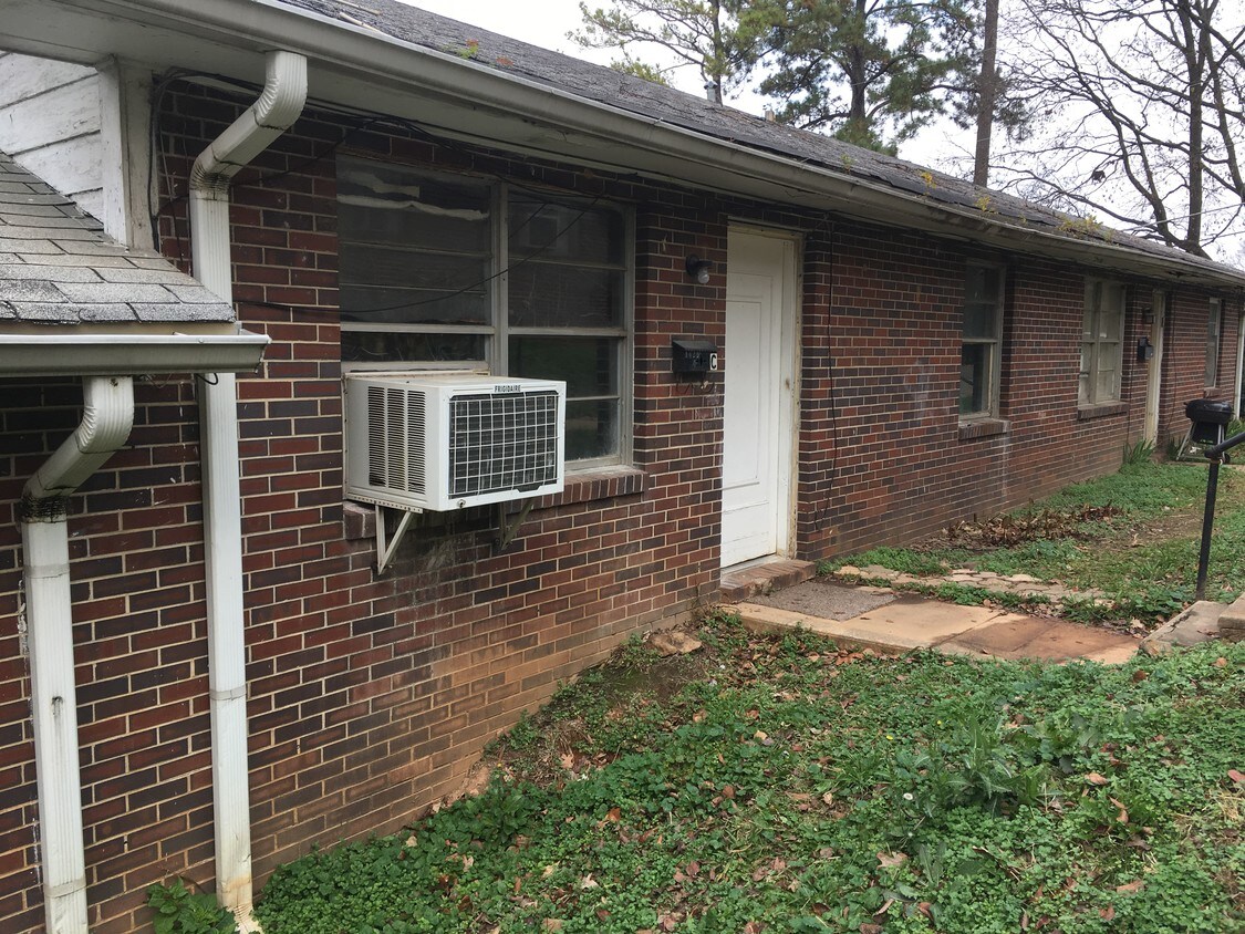 Building Photo - 1428 Ford Ave