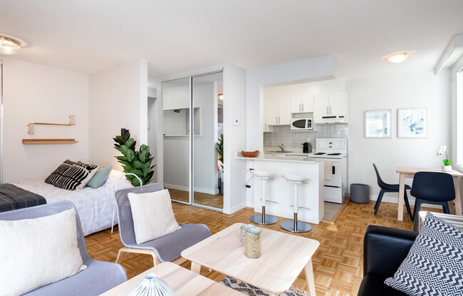 Building Photo - Somerset