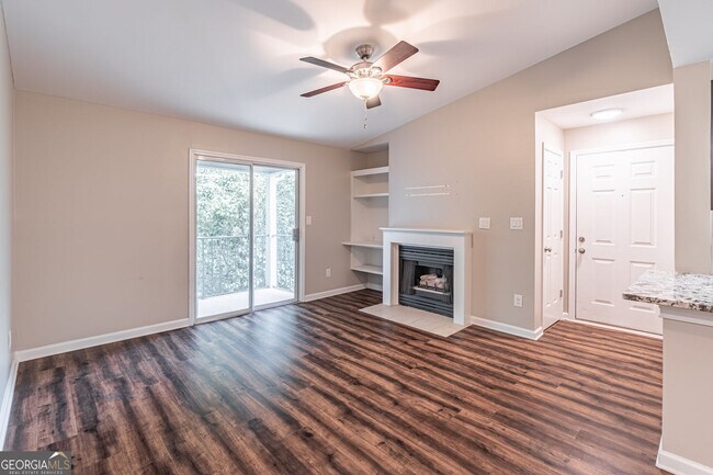 Foto del edificio - 547 Granville Ct