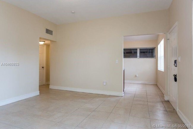 Foto del edificio - 17180 NE 3rd Ave
