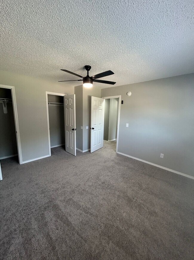 Foto del edificio - 3402 SW Victoria Pl