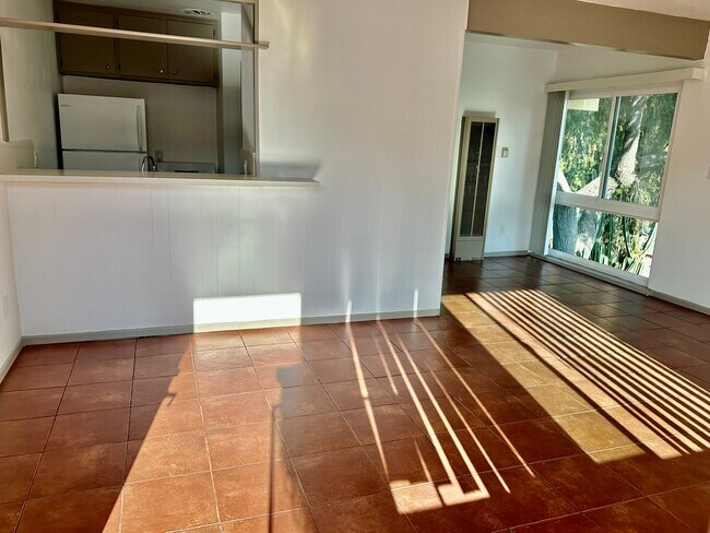 Foto del edificio - 4107 Sunset Dr