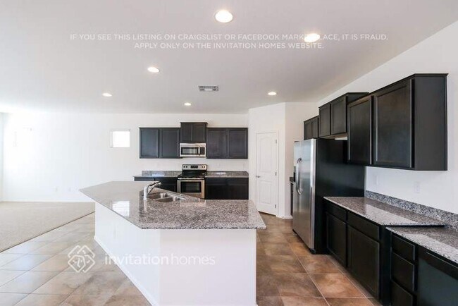 Building Photo - 1285 E Dragon Fly Rd