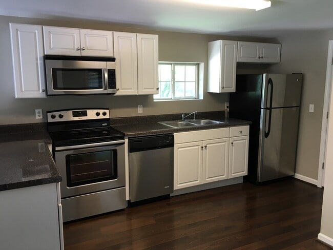 Building Photo - For Rent