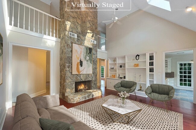Building Photo - 2439 Brookdale Dr NE