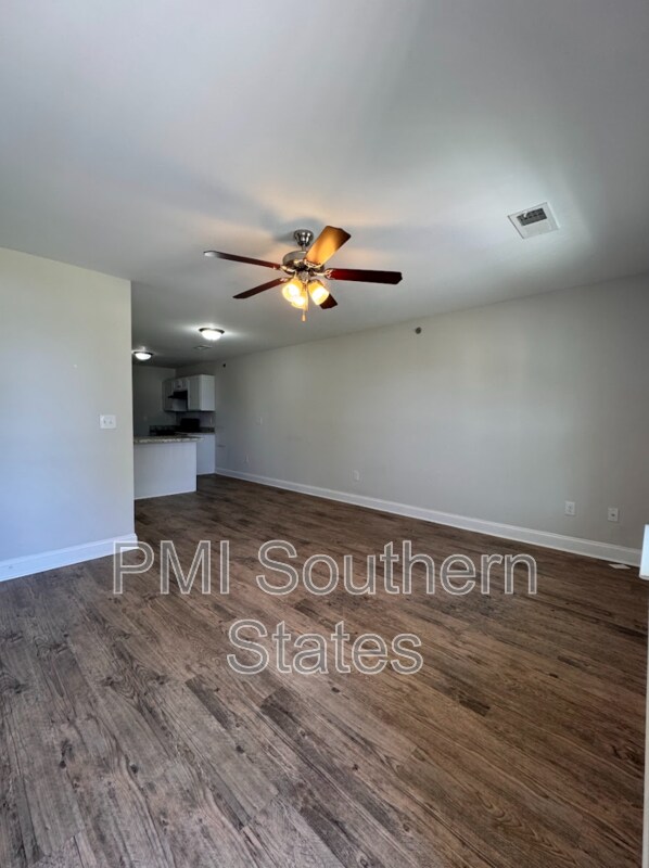 Building Photo - 200 Walnut Hill Dr