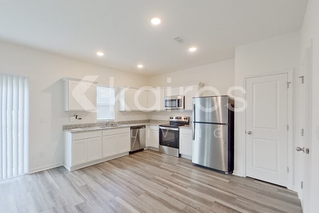 Building Photo - 634 Muster Fld Ct