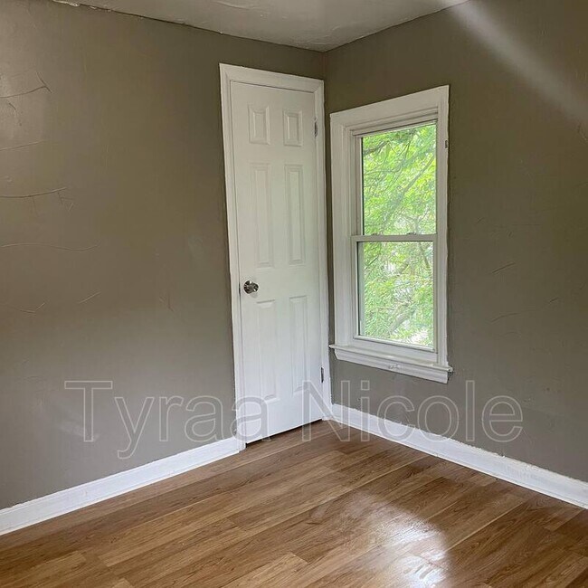 Building Photo - 15735 Marlowe Street