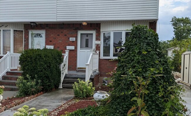 Foto del edificio - 422 Preston Ave
