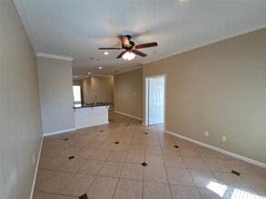 Building Photo - 928 Runneburg Rd