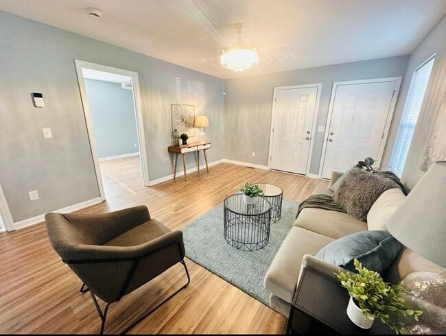 Living space (furniture not included) - 4916 Mecca St