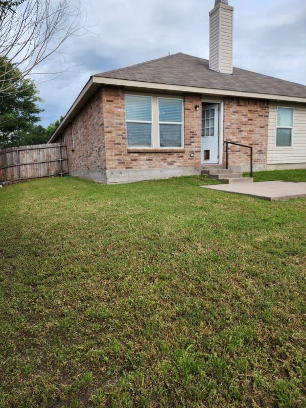 Foto del edificio - 6209 Saddleback Dr