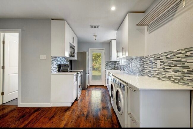 Foto del edificio - 1120 Estes Ave