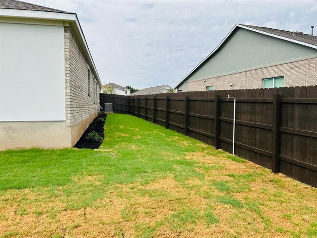Foto del edificio - 4220 Rimrock Rose Ln