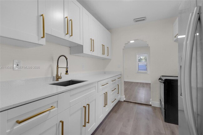 Foto del edificio - 3121 NW 60th St