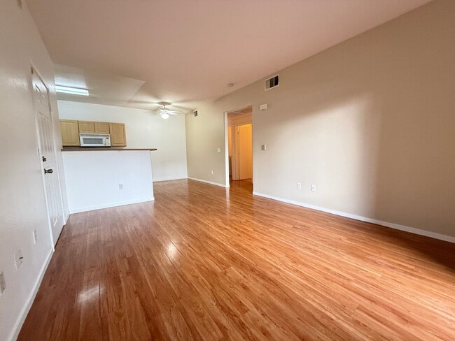 Building Photo - 8250 N Grand Canyon Dr