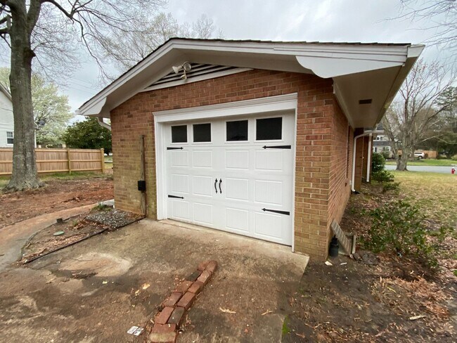 Foto del edificio - Coming Available July 2025 – Spacious 3BR/...