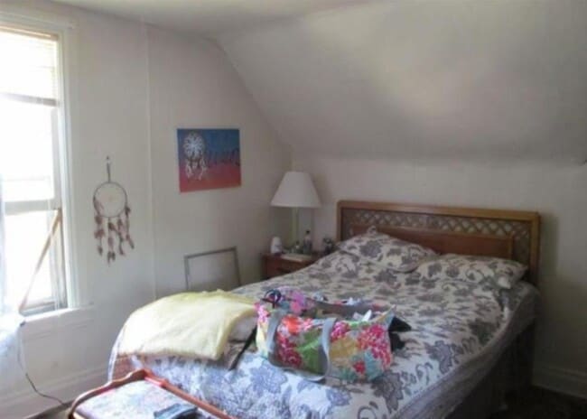 Foto del edificio - 411 S Simon St