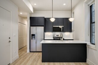Building Photo - 1710 W Belmont Ave