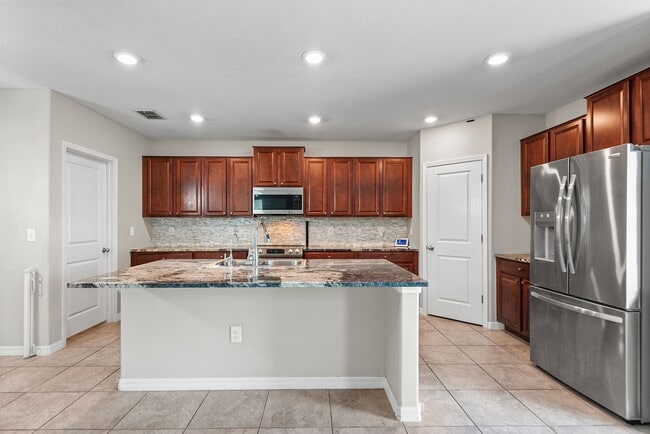 Building Photo - CARLTON LAKES HOMES FOR RENT!