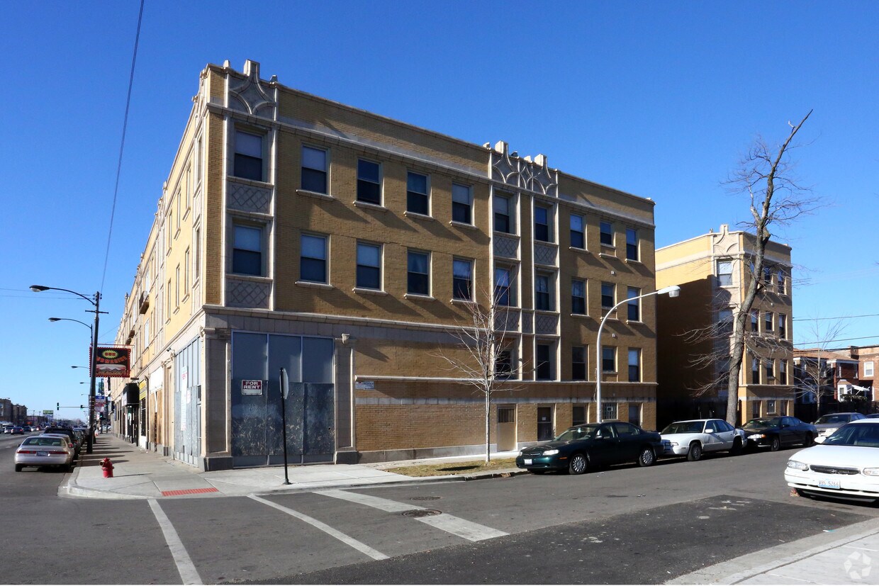 Building Photo - 5544-5548 W North Ave