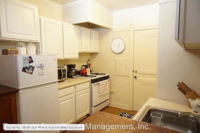 Foto del edificio - 4480 N Oakland Ave