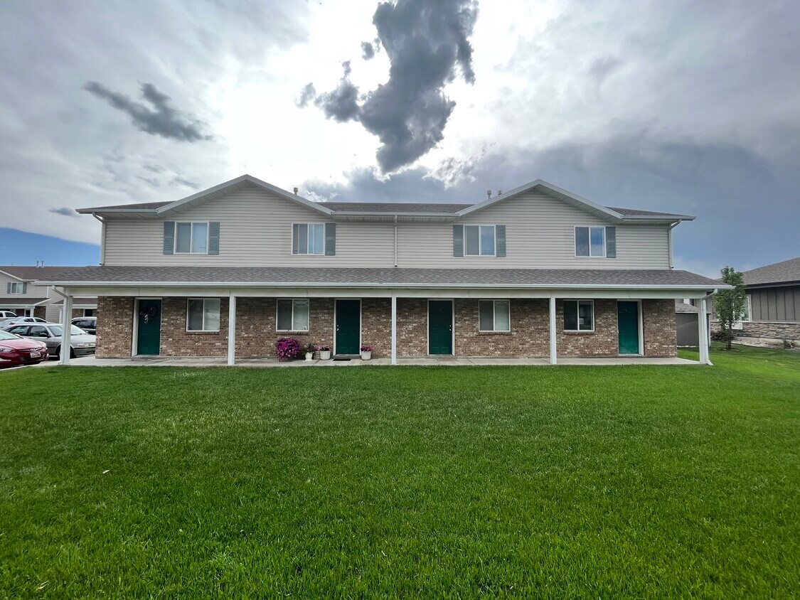 434 W 400 N, Tremonton, UT 84337 Townhome Rentals in Tremonton UT