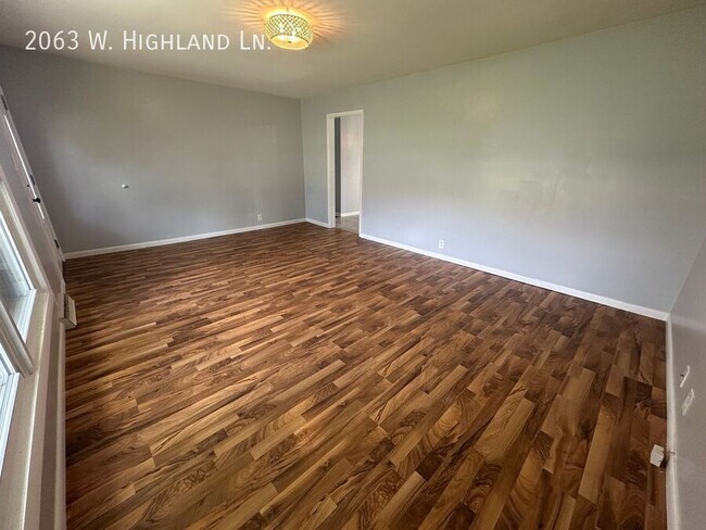 Foto del edificio - 2063 W Highland Ln