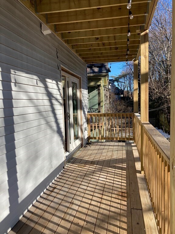 Building Photo - 406 Centre St