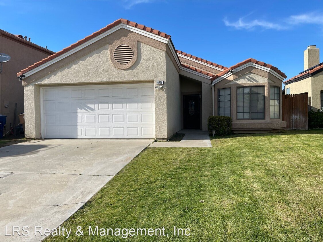 Foto principal - 3 br, 2 bath House - 9816 Cimarron Trails