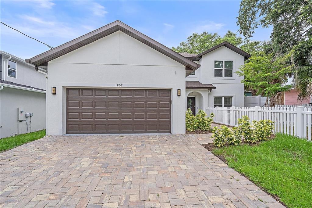 Foto principal - 1807 Robinhood St