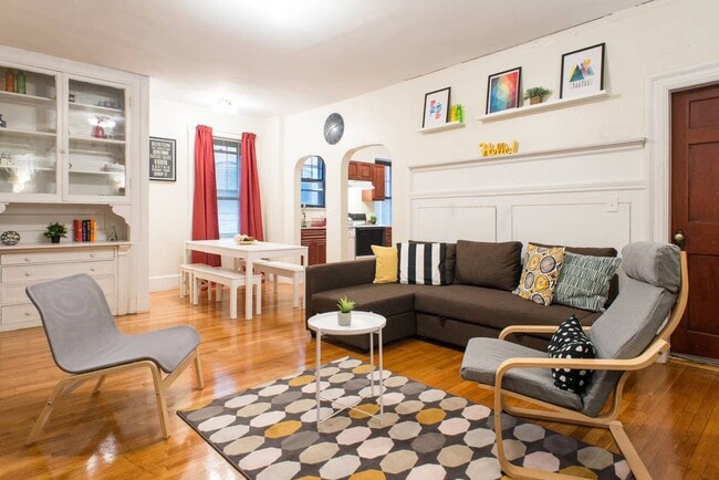 Building Photo - 1253 Beacon St