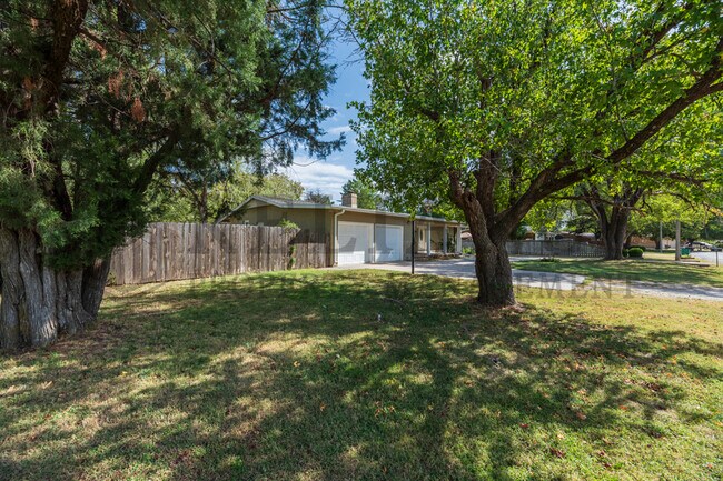 Building Photo - 2874 N Meridian Ave
