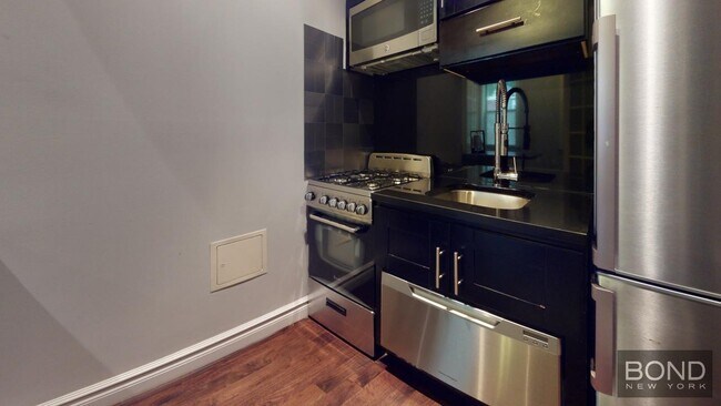 Foto del edificio - 350 W 21st St