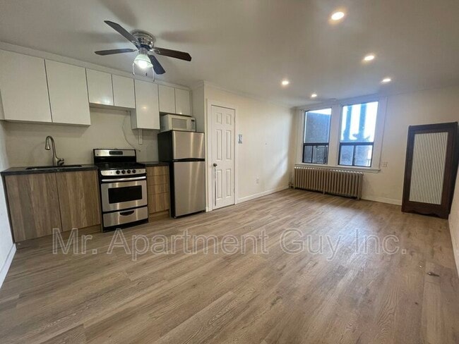 Building Photo - 44 Victoria Ave S