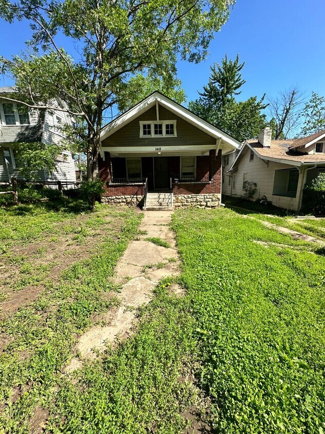 Foto principal - 1418 E 65th St