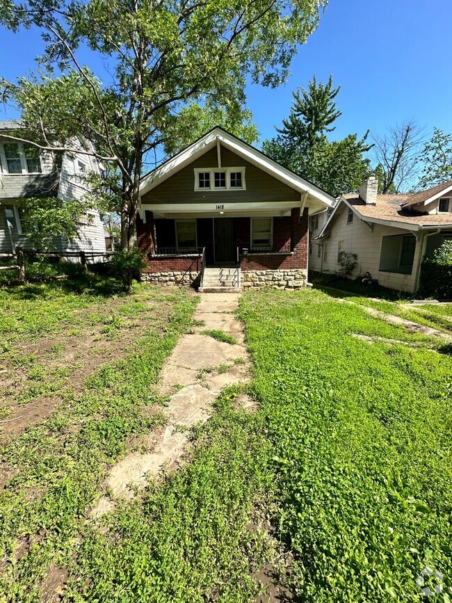 Building Photo - 1418 E 65th St